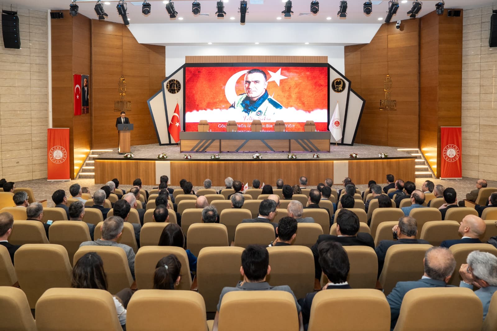 İzmir Cumhuriyet Başsavcılığı 2025 yılı çalışmalarını değerlendirdi
