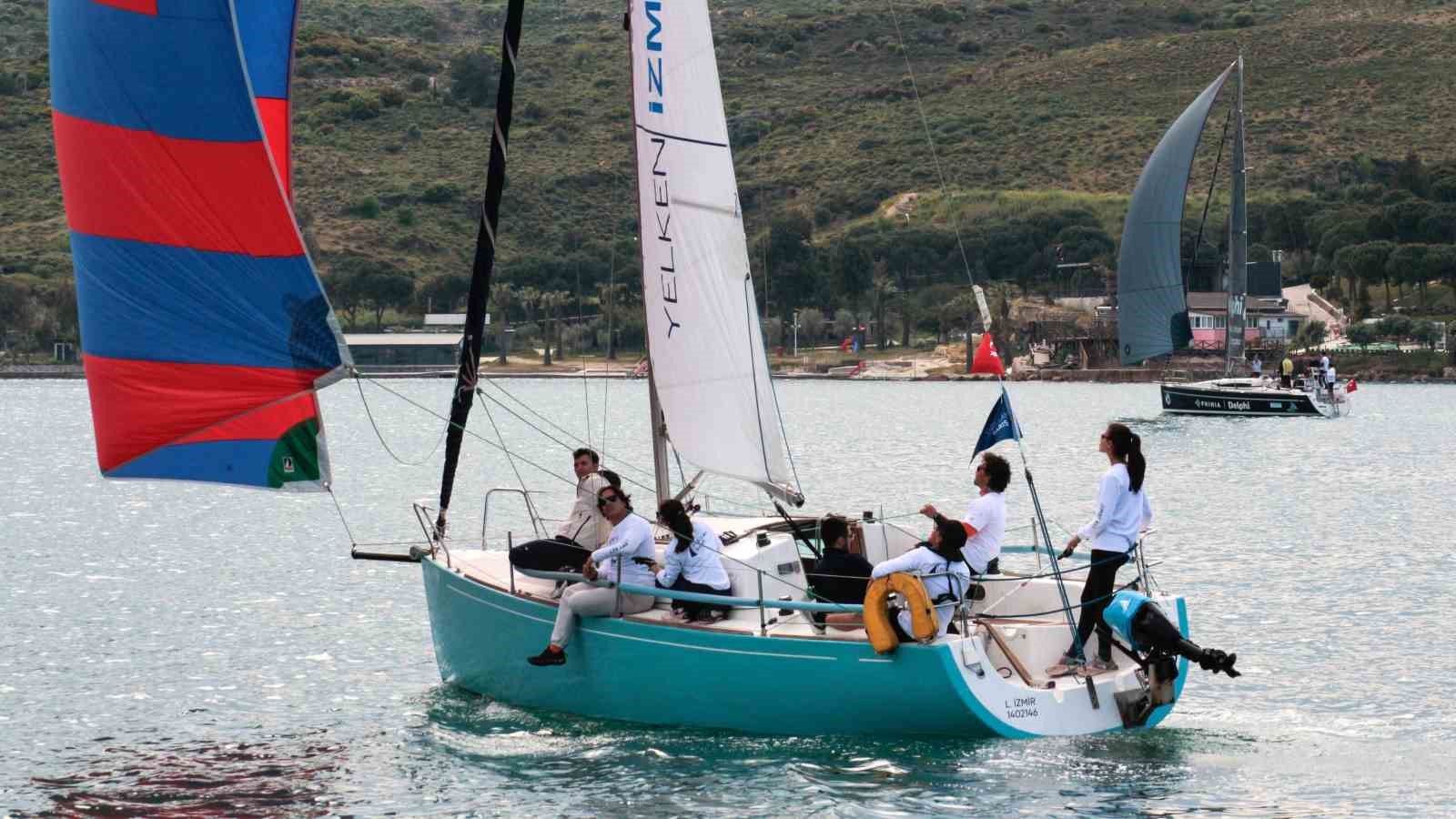 İzmir Ekonomi, denizde ve filede şampiyon
