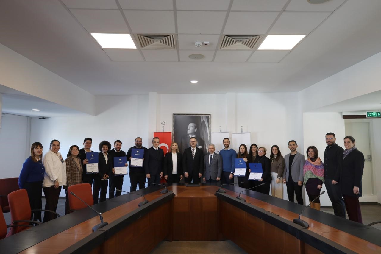 İzmir Ekonomi’nin eğitim kalitesine ‘akreditasyon’ tescili
