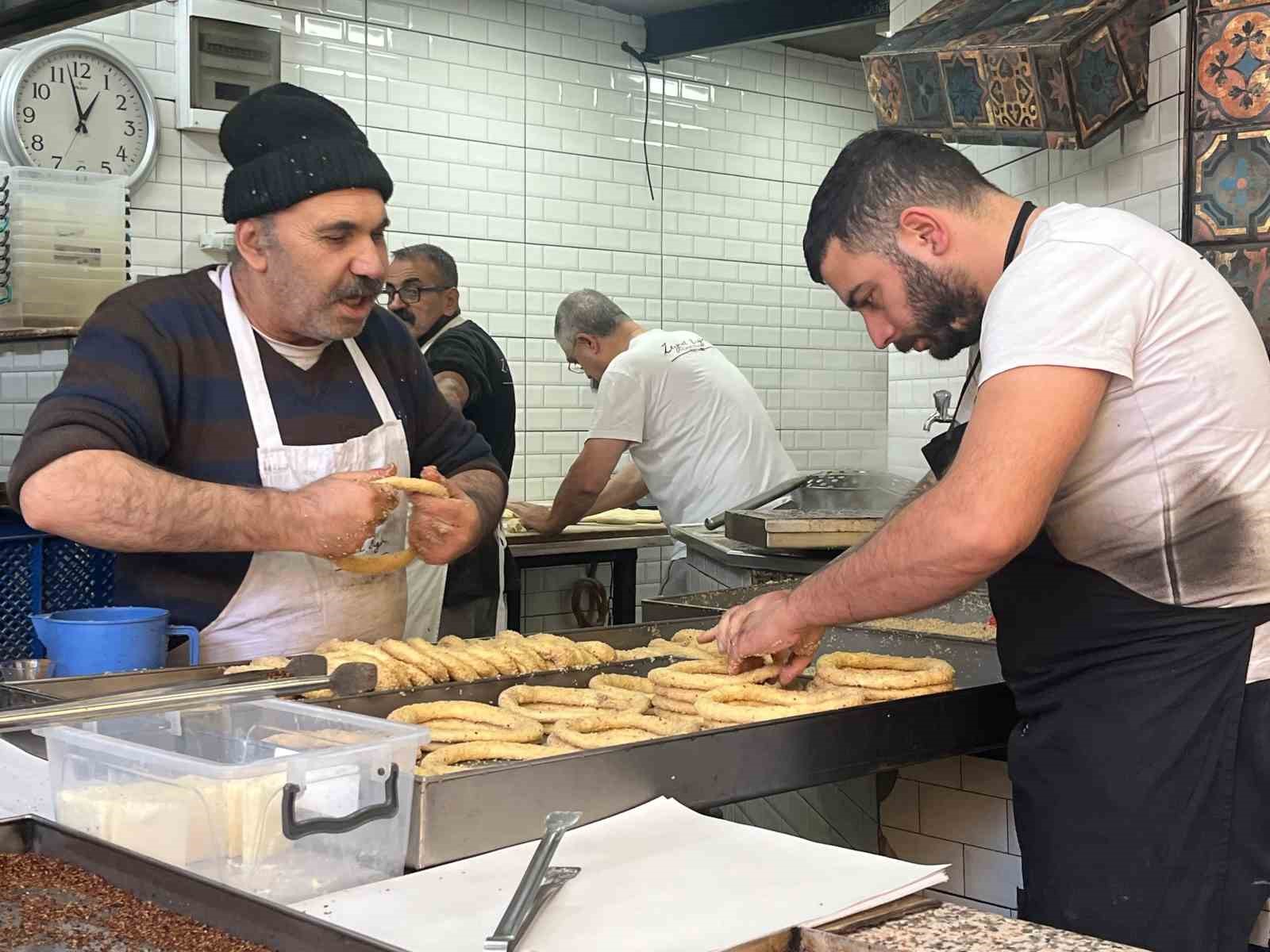 İzmir gevreği yeni fiyatıyla tezgahta
