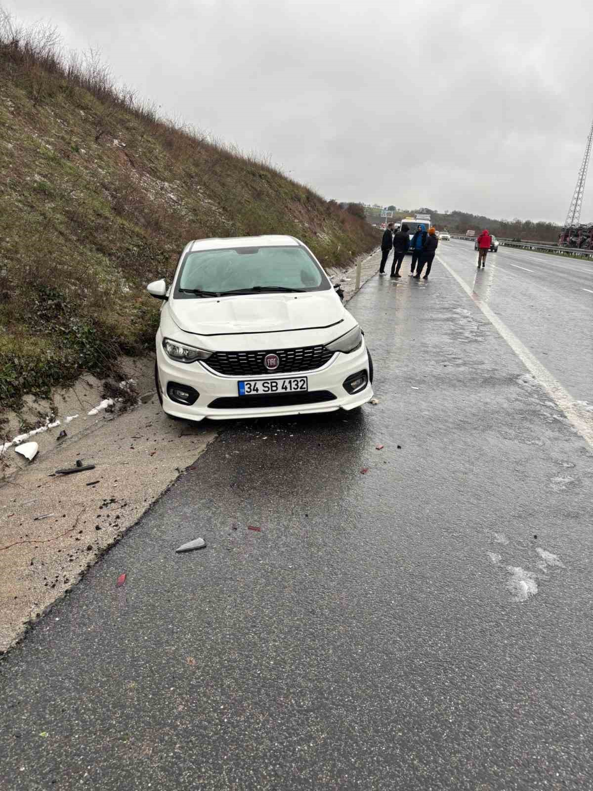 İzmir-İstanbul Otoyolu’nda zincirleme kaza: 1 ölü, 10 yaralı
İzmir-İstanbul Otoyolu’nda zincirleme kaza: 1 ölü, 10 yaralı