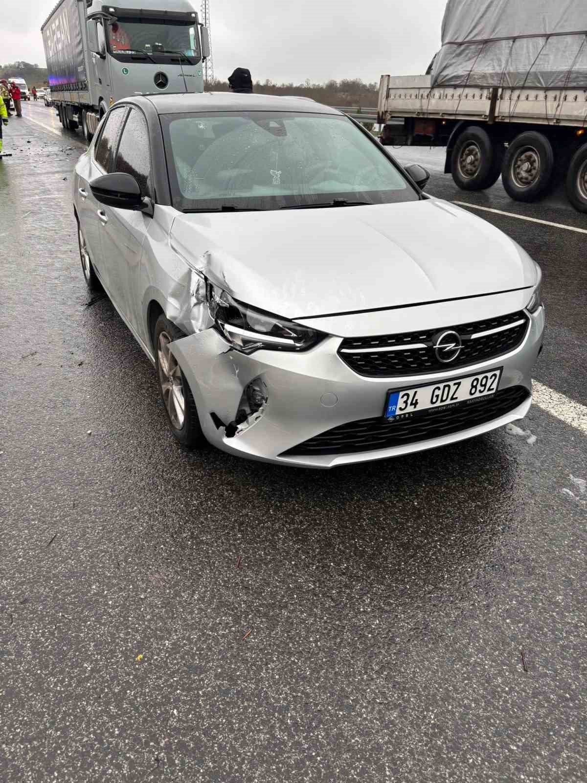 İzmir-İstanbul Otoyolu’nda zincirleme kaza: 1 ölü, 10 yaralı
İzmir-İstanbul Otoyolu’nda zincirleme kaza: 1 ölü, 10 yaralı