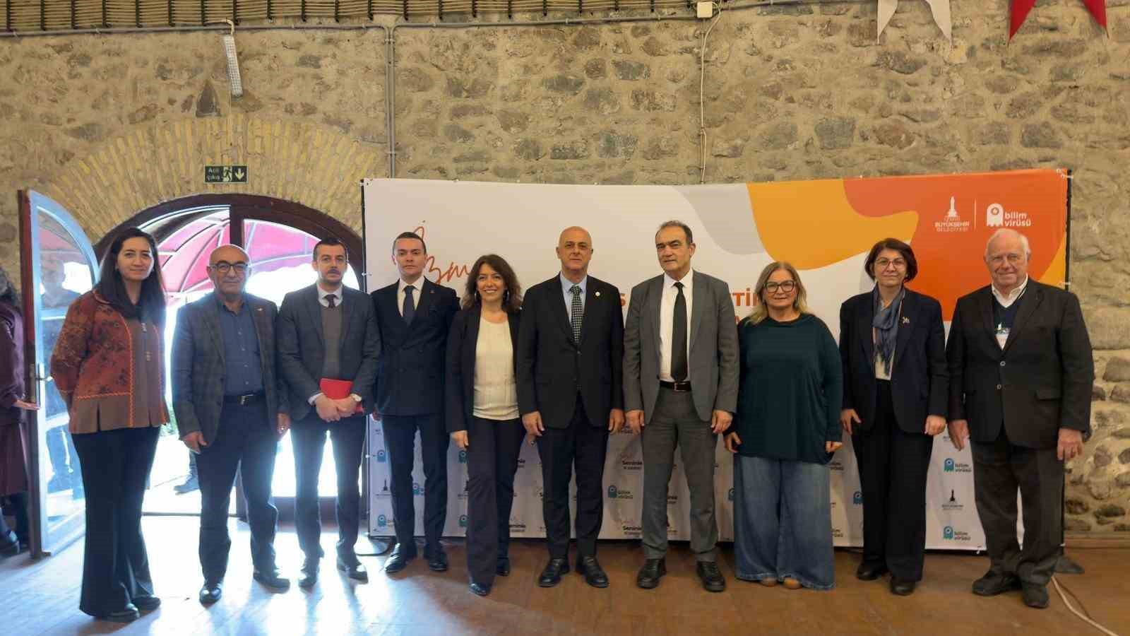 "İzmir Seninle" ile gençlere güçlü kariyer köprüsü
"İzmir Seninle" ile gençlere güçlü kariyer köprüsü
