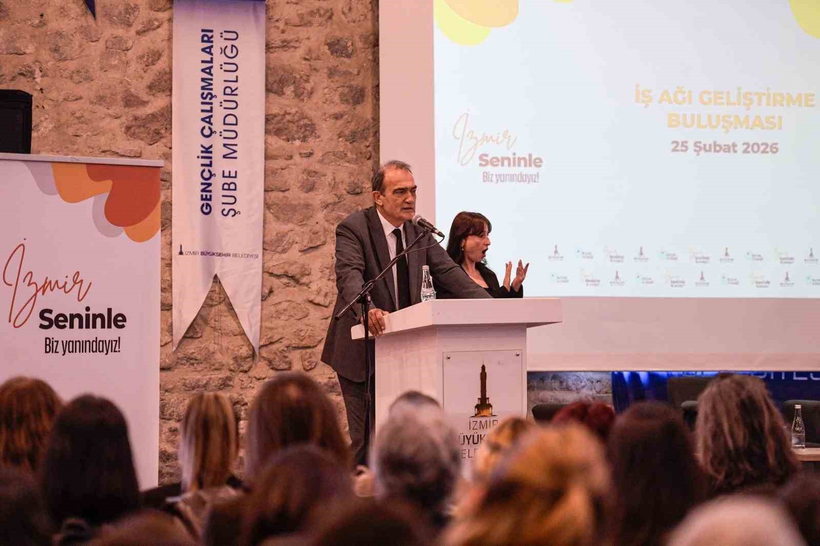 "İzmir Seninle" ile gençlere güçlü kariyer köprüsü
"İzmir Seninle" ile gençlere güçlü kariyer köprüsü