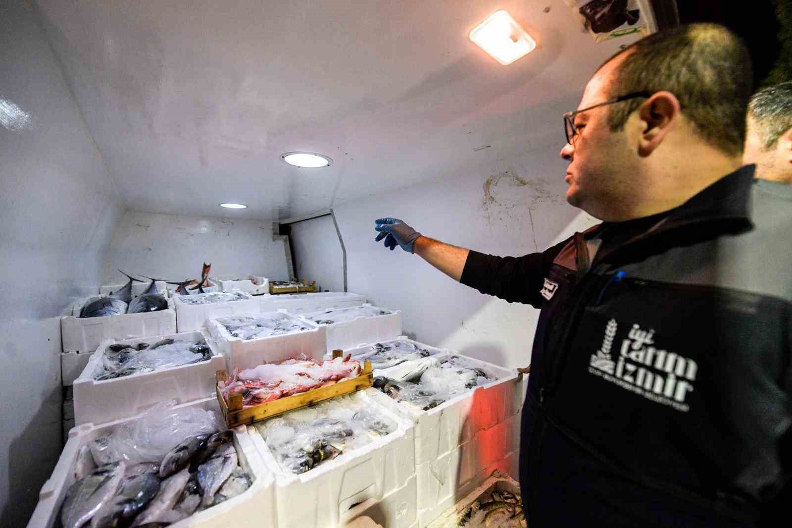 İzmir Su Ürünleri Hali 51 bin tonla rekor kırdı
