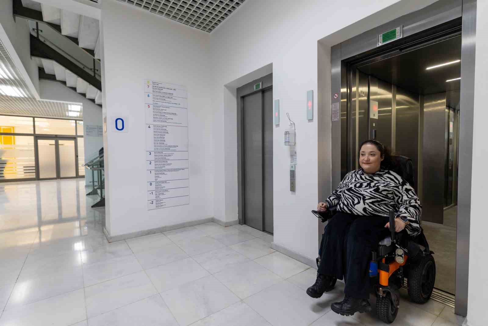 İzmir Ticaret Odası’na "kırmızı bayrak" gururu
İzmir Ticaret Odası’na "kırmızı bayrak" gururu