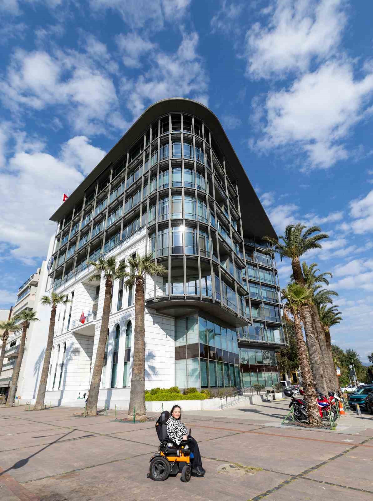 İzmir Ticaret Odası’na "kırmızı bayrak" gururu
İzmir Ticaret Odası’na "kırmızı bayrak" gururu