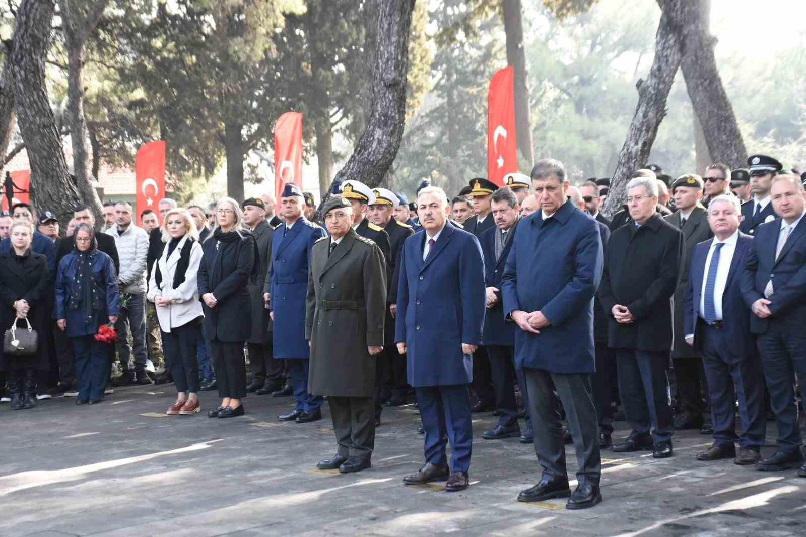 İzmir’de 18 Mart Çanakkale Deniz Zaferi’nin 111. yıl dönümünde şehitler anıldı
