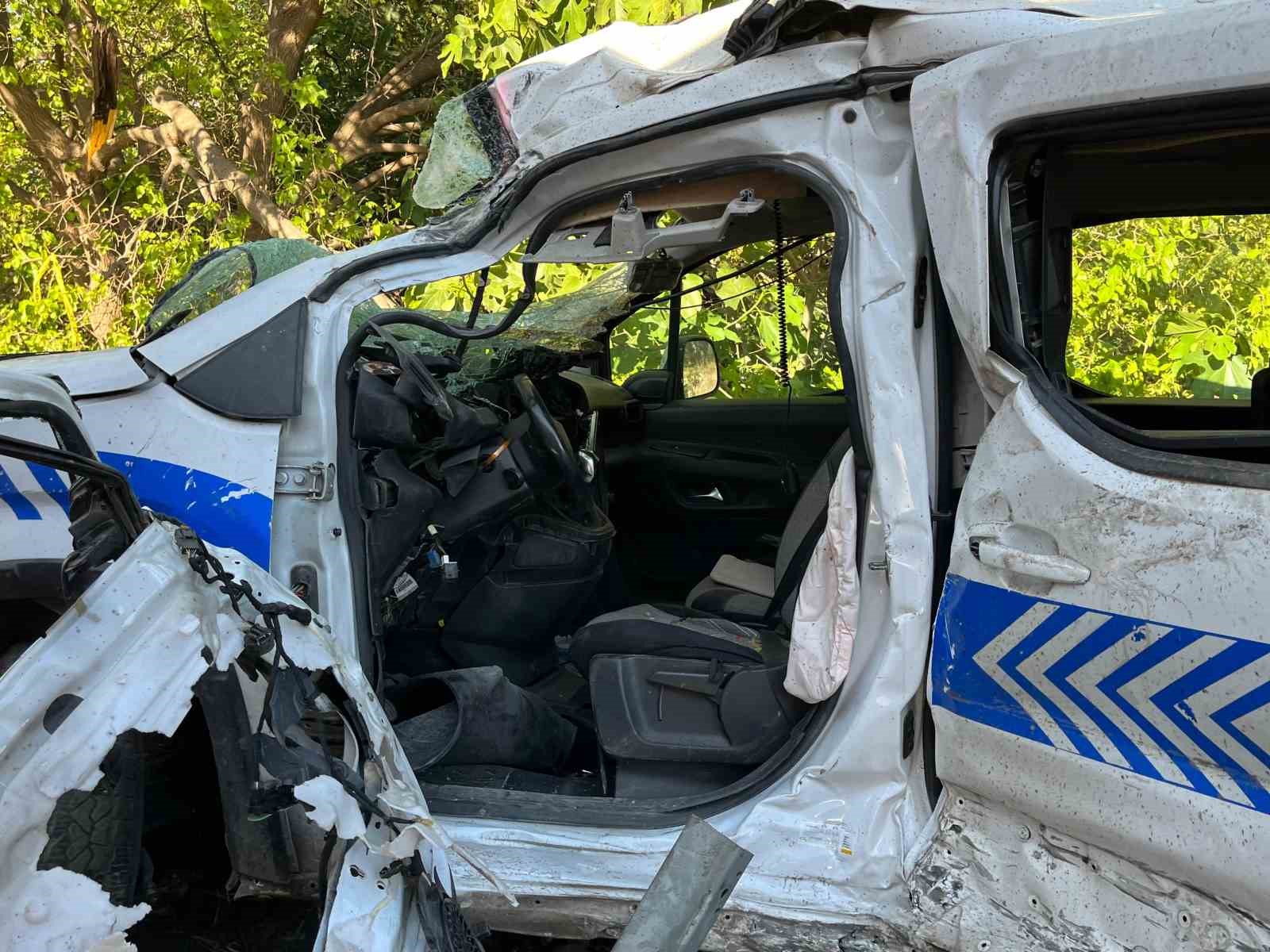 İzmir’de 1’i polis 3 kişinin hayatını kaybettiği kazada lojistik firmasının sahibi gözaltına alındı
