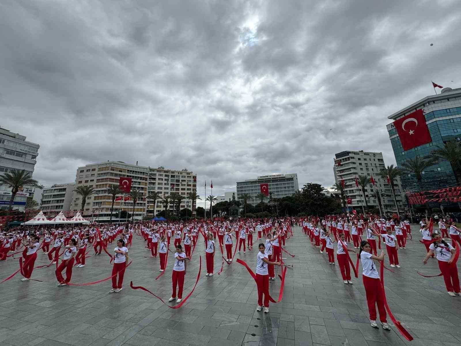 İzmir’de 23 Nisan coşkusu
