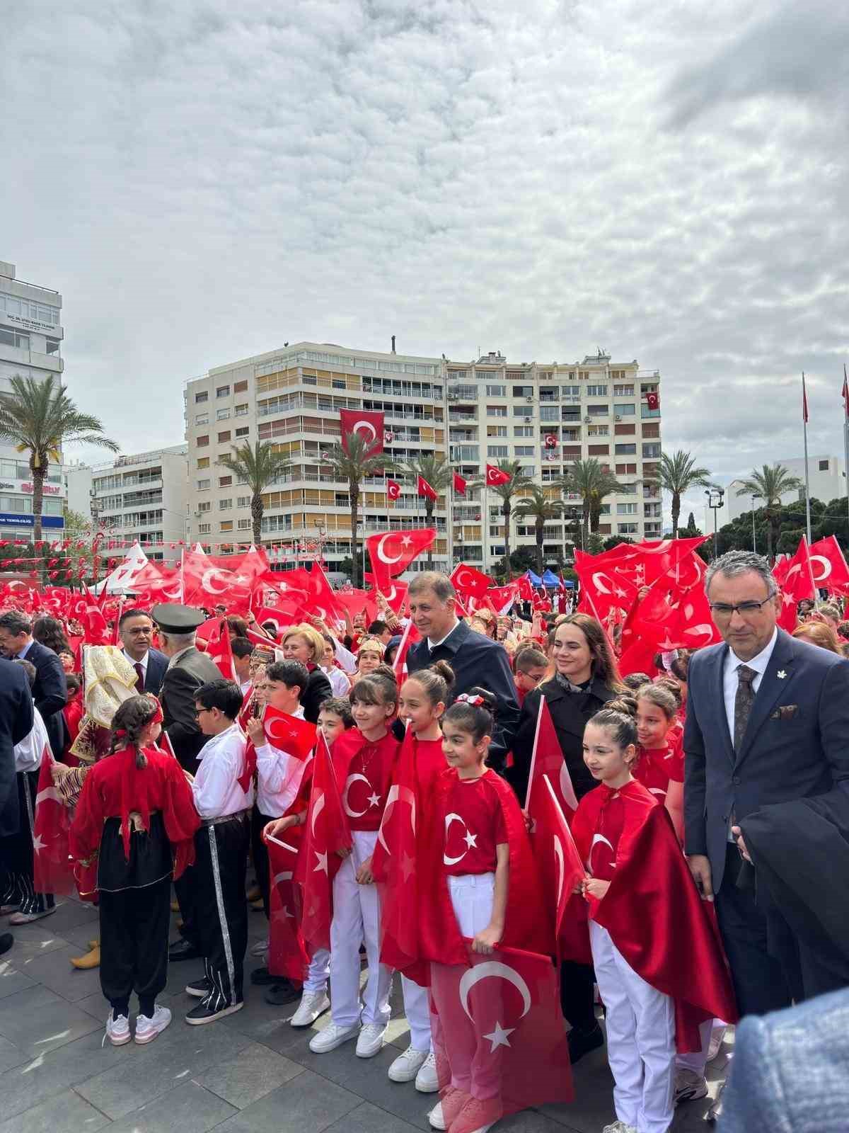 İzmir’de 23 Nisan coşkusu
