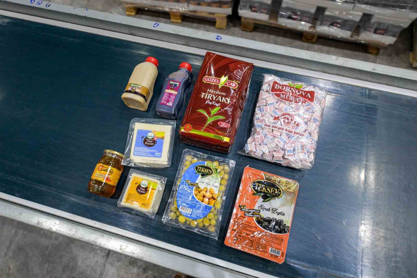 İzmir’de 24 bin haneye kahvaltı paketi dağıtımı başladı
