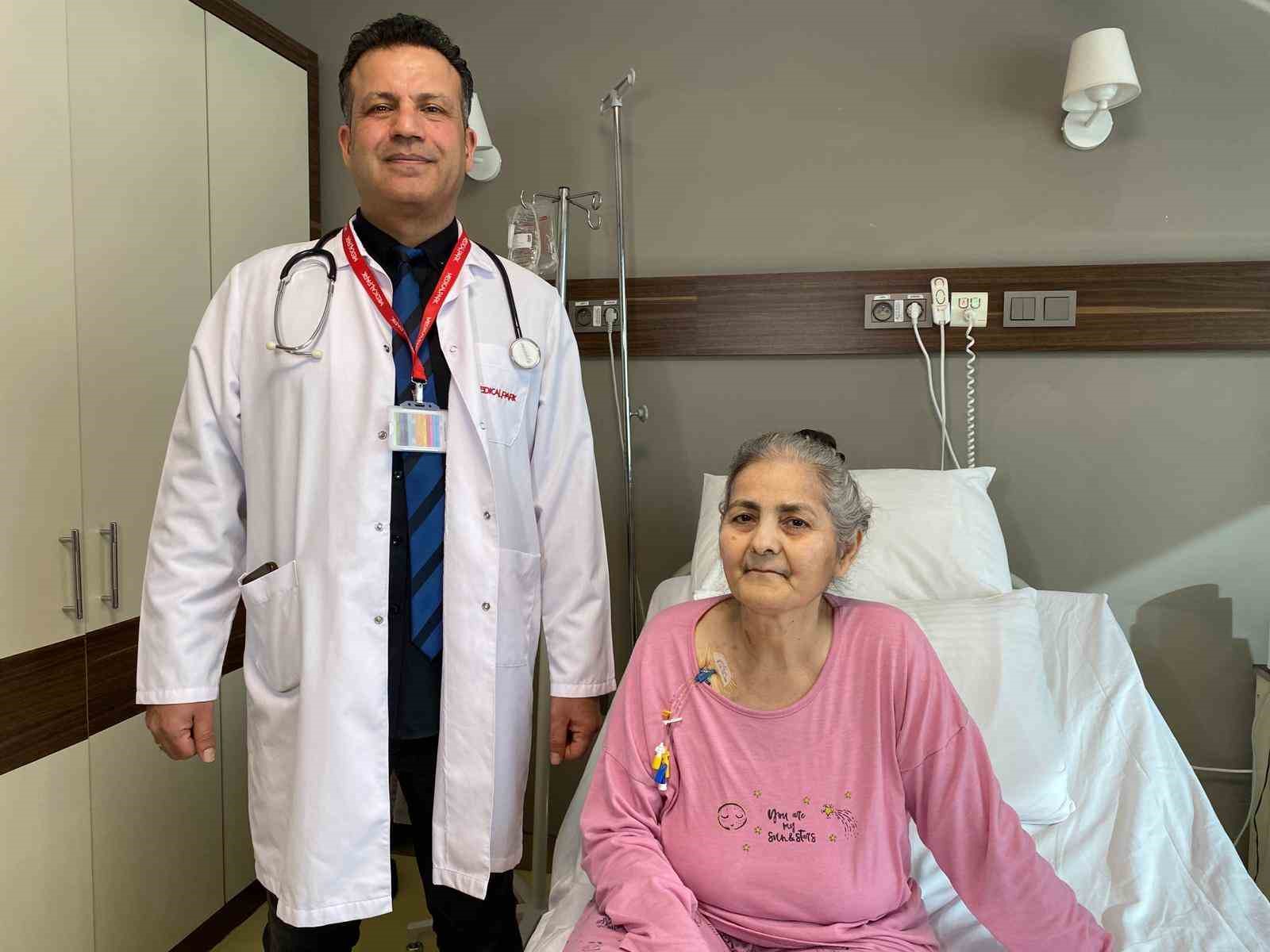 İzmir’de akciğerini kaybeden hasta karın dokusu nakliyle sağlığına kavuştu
İzmir’de akciğerini kaybeden hasta karın dokusu nakliyle sağlığına kavuştu