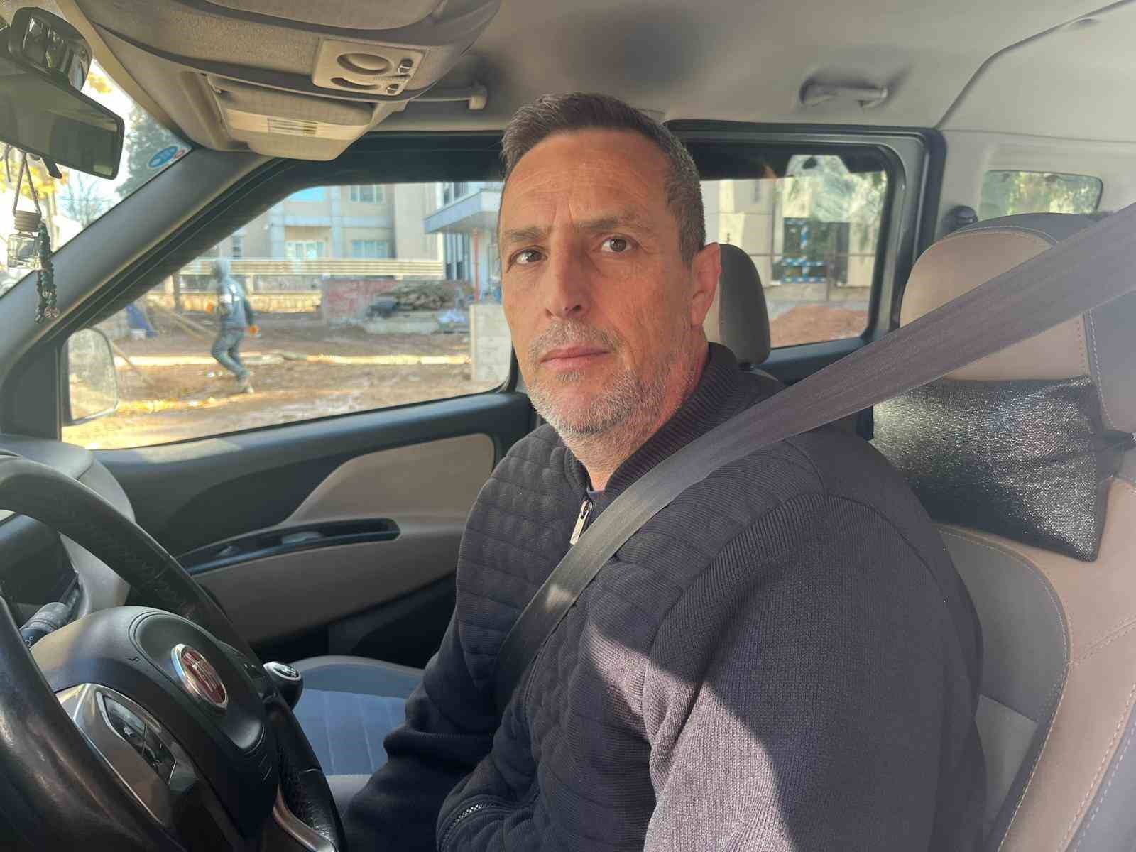 İzmir’de altyapı çalışmaları yolları köstebek yuvasına çevirdi
