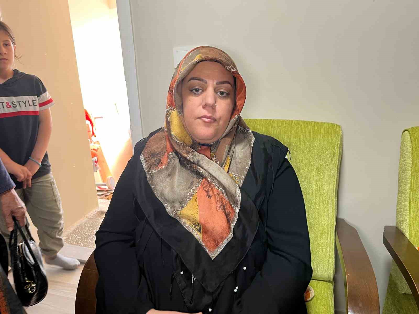 İzmir’de burun estetiği için ameliyat olan 23 yaşındaki genç kız hayatını kaybetti
