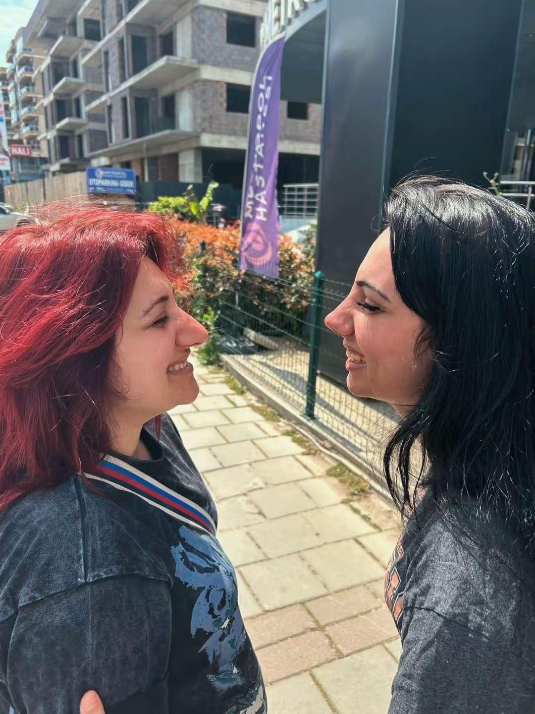 İzmir’de burun estetiği için ameliyat olan 23 yaşındaki genç kız hayatını kaybetti
