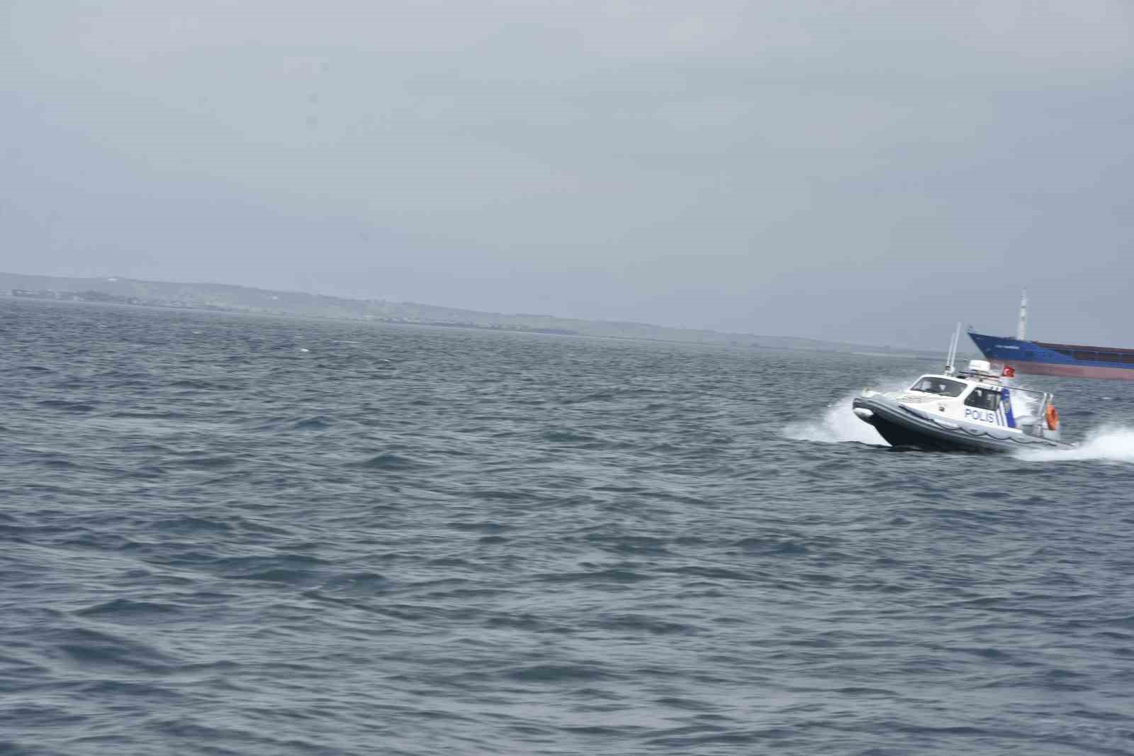 İzmir’de deniz ekosistemini tehdit eden kaçak ahtapot tuzakları imha edildi
