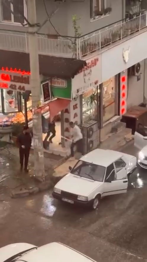 İzmir’de döner bıçaklı trafik magandası tutuklandı

