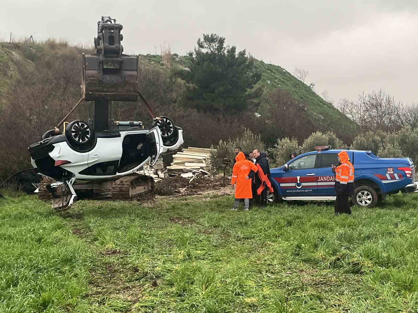 İzmir’de iki kız kardeşin hayatını kaybettiği kazada aranan şüpheli yakalandı
