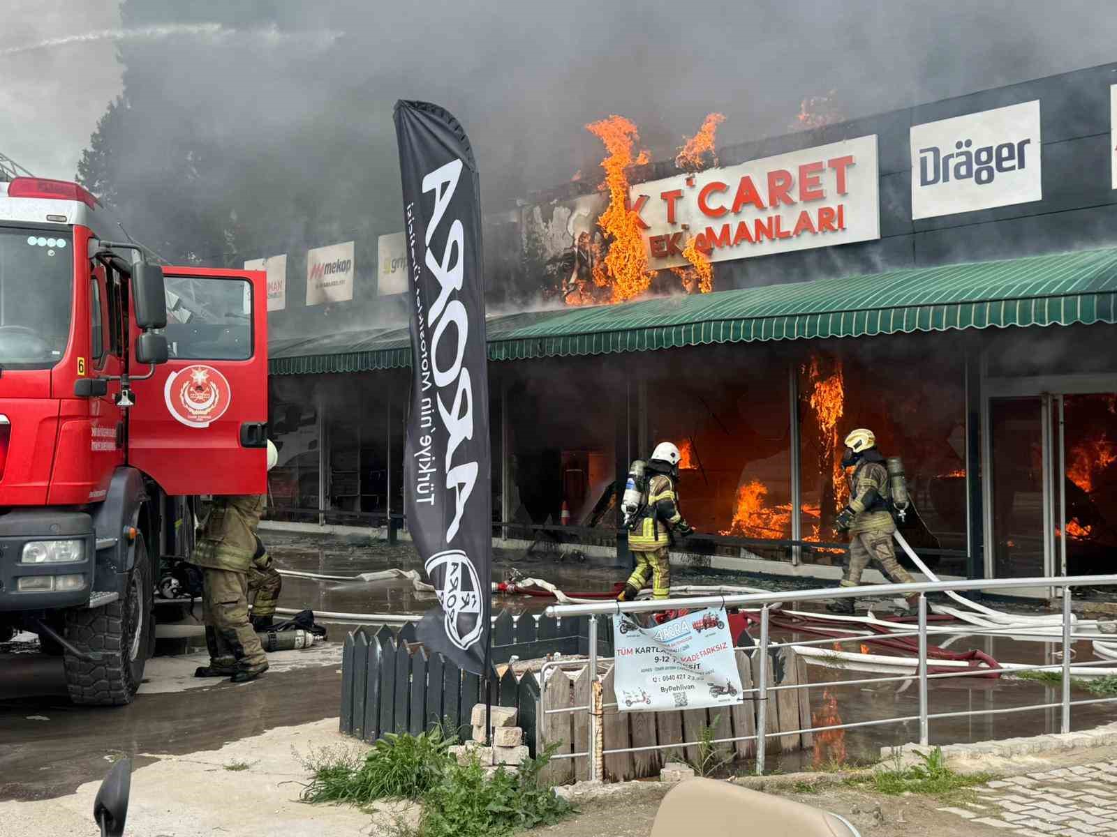 İzmir’de iş güvenliği ekipmanları satan iş yerinde yangın
