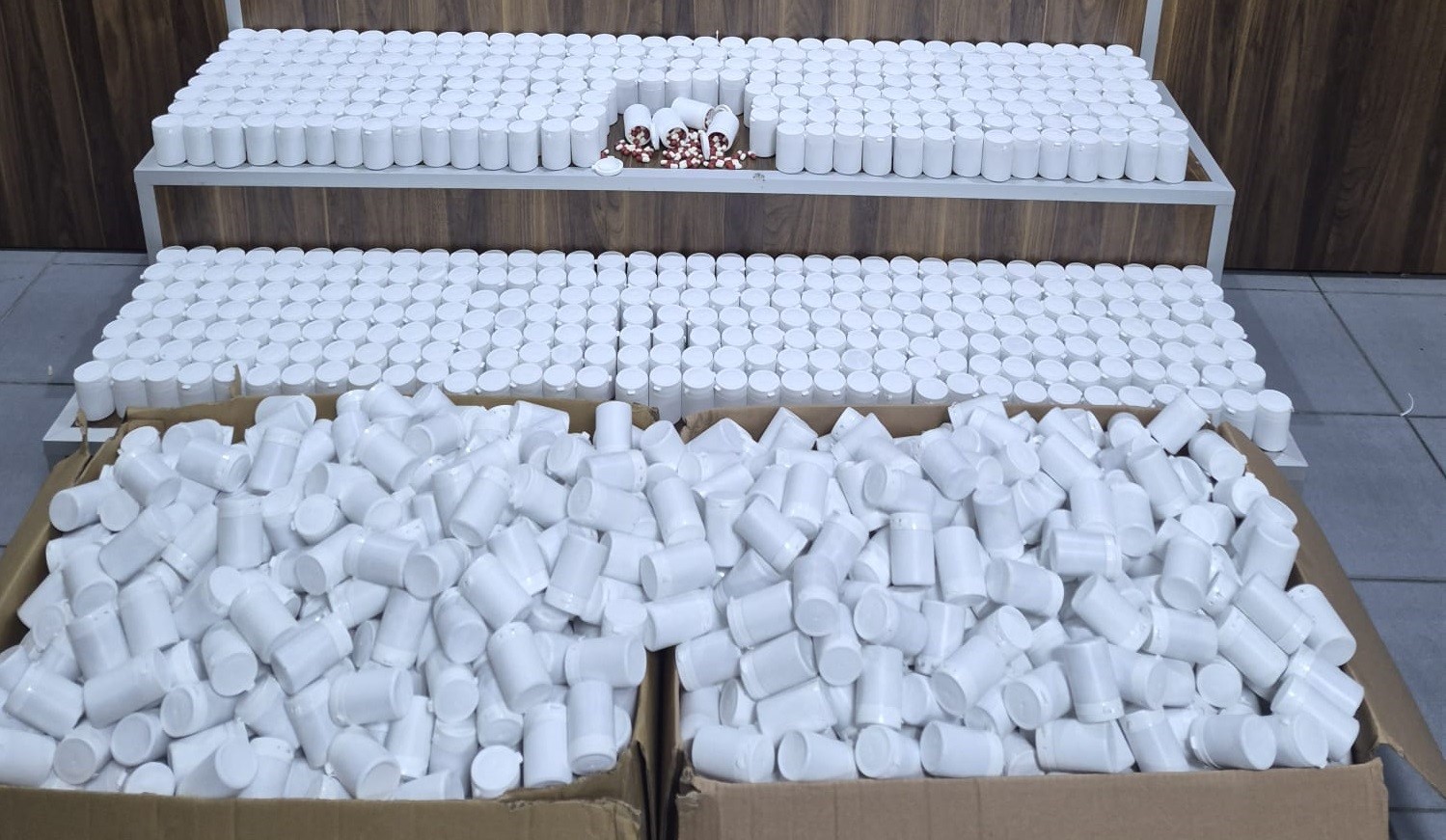 İzmir’de iş yerine uyuşturucu operasyonu: 7 gözaltı
