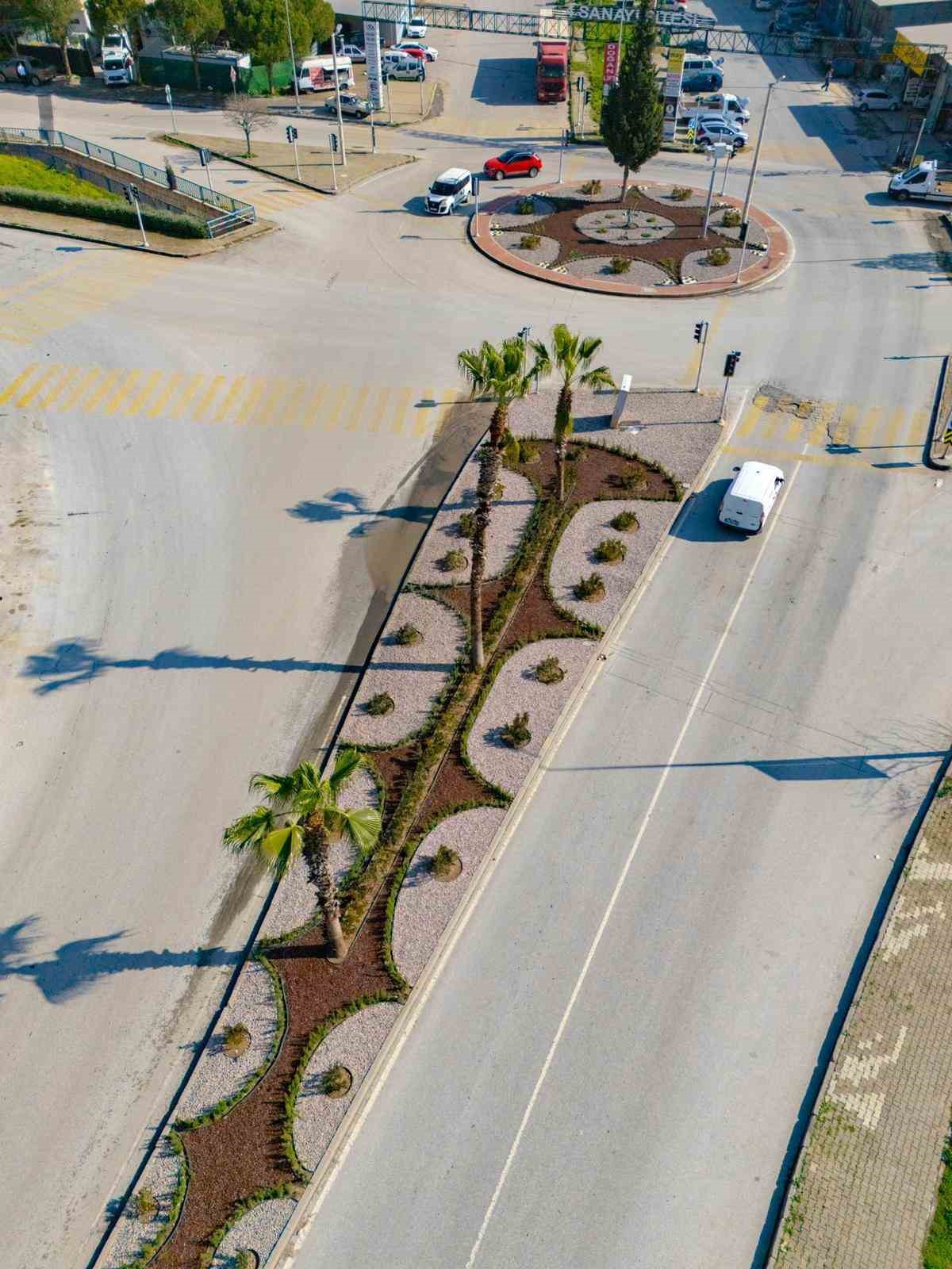 İzmir’de kavşaklar sanat eserine dönüşüyor
