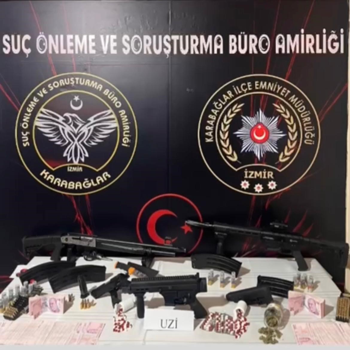 İzmir’de kendini vuran şüphelinin evinden cephanelik çıktı
