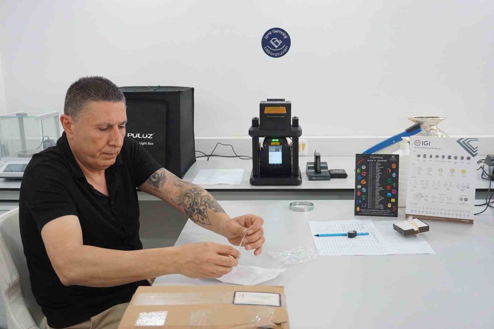 İzmir’de kuyumculukta suistimalleri önlemek için ’Mavi Kart’ zorunluluğu getirildi
