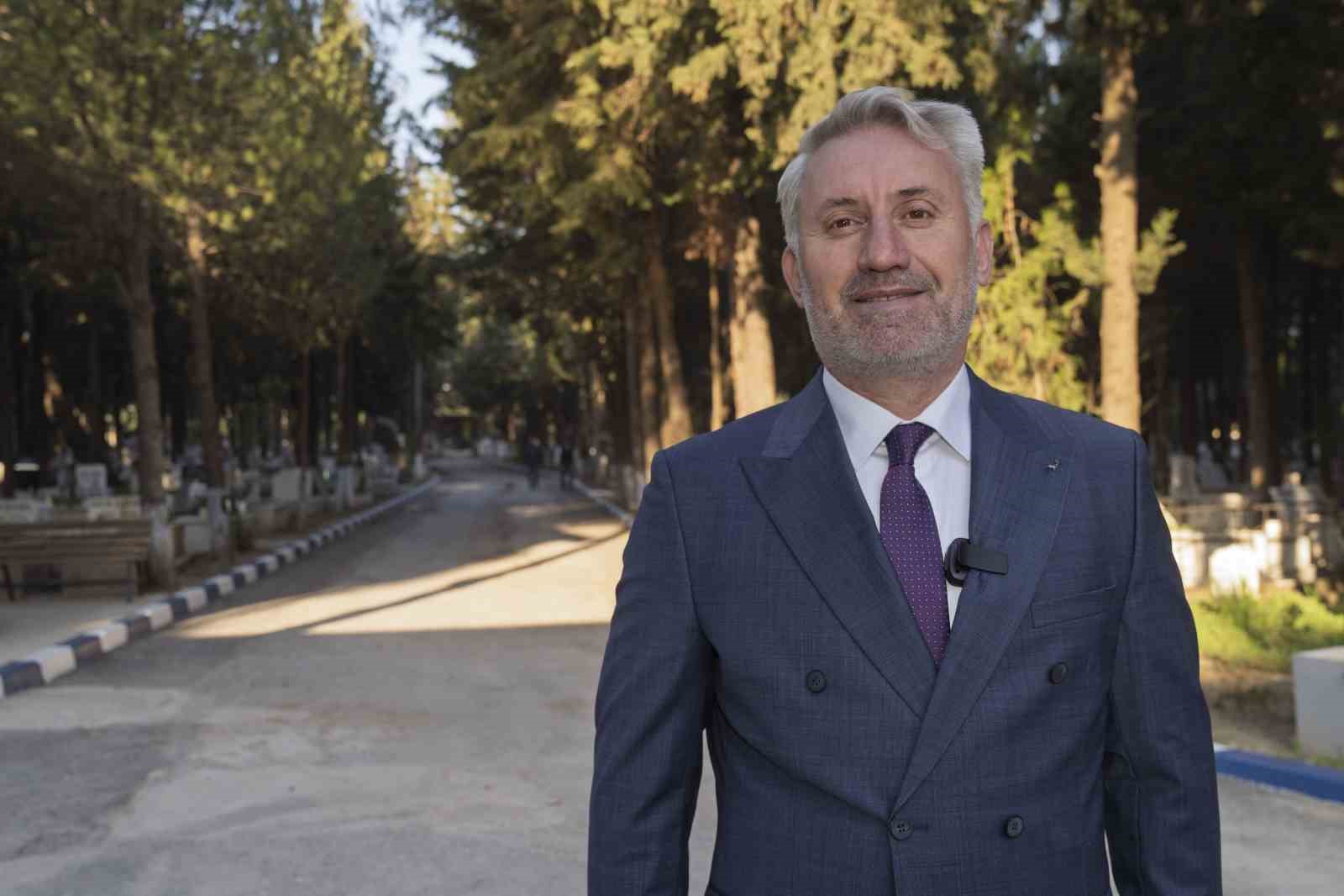 İzmir’de mezarlıklar Ramazan Bayramı’na hazırlanıyor
