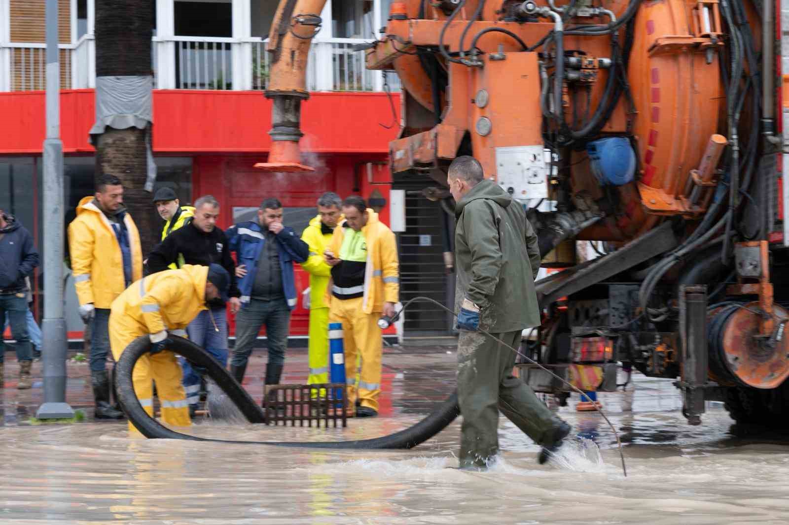 İzmir’de ocak yağışları 88 yılın ortalamasına fark attı
