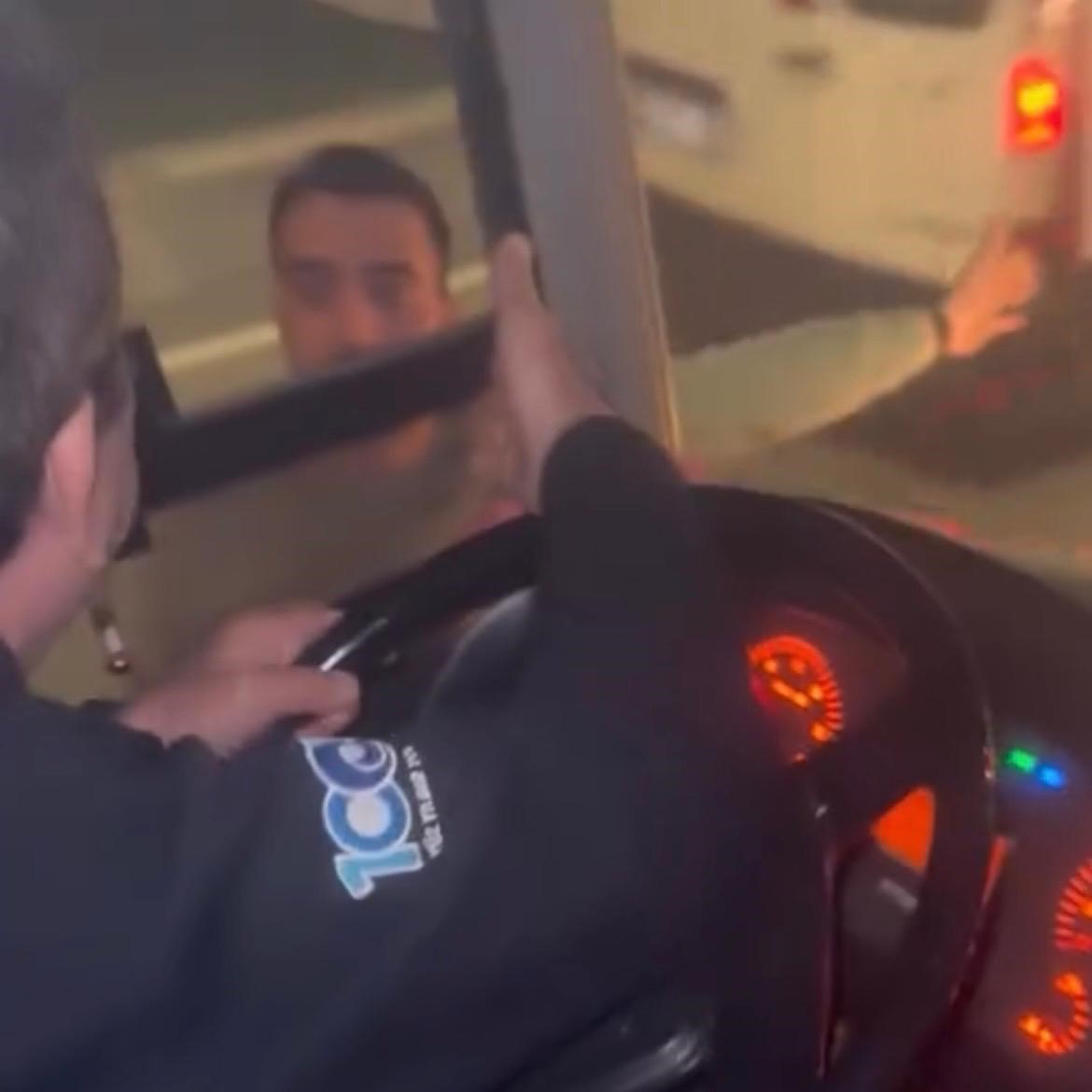 İzmir’de otobüsün önünü kesen sürücüye 182 bin lira ceza
