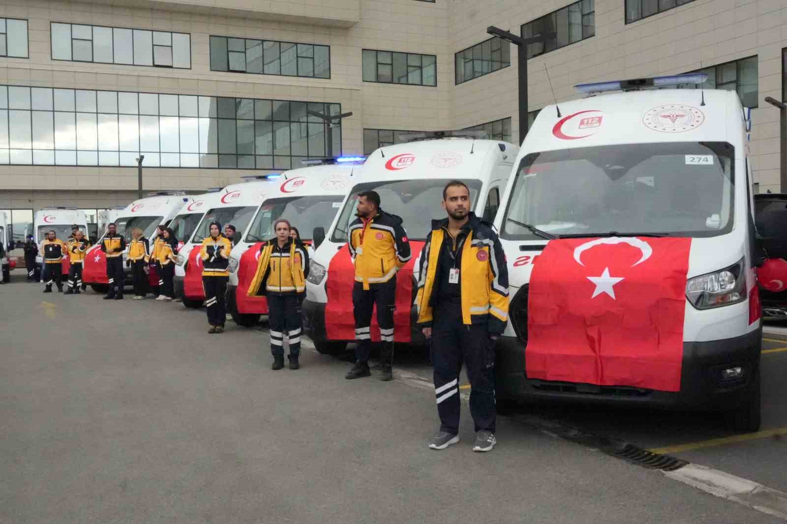 İzmir’de sağlık filosuna 45 yeni ambulans
