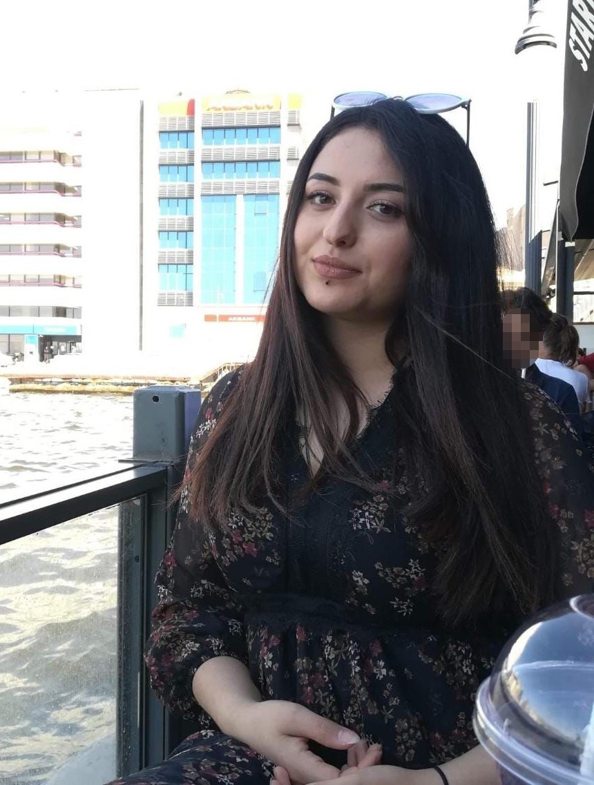 İzmir’de saplantılı eski sevgili cinayeti: Adresini değiştirdi yine kurtulamadı
İzmir’de saplantılı eski sevgili cinayeti: Adresini değiştirdi yine kurtulamadı