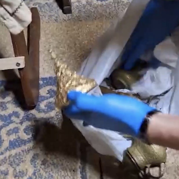 İzmir’de tarihi eser operasyonu: 203 eser ele geçirildi
