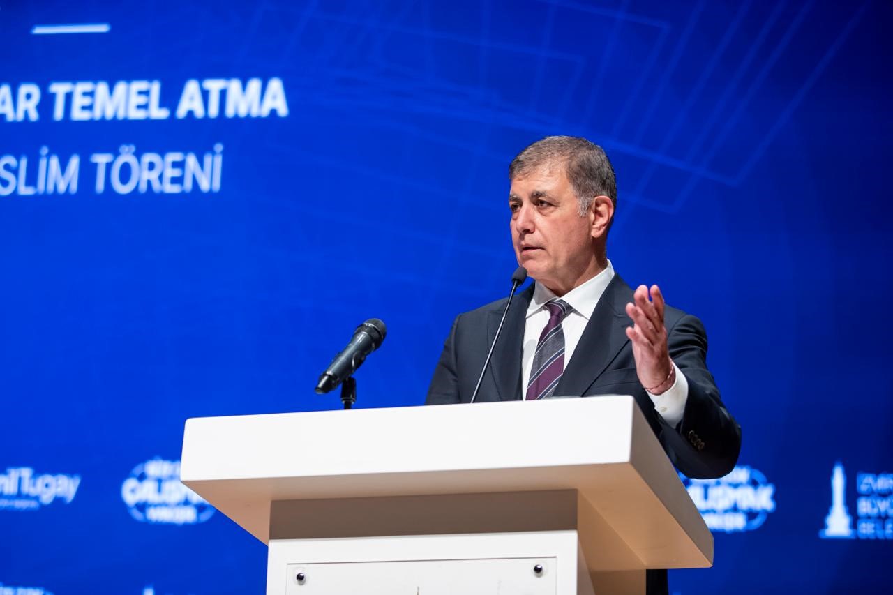 İzmir’de tarihi gün; Büyükşehir’den toplu açılış ve temel atma töreni
