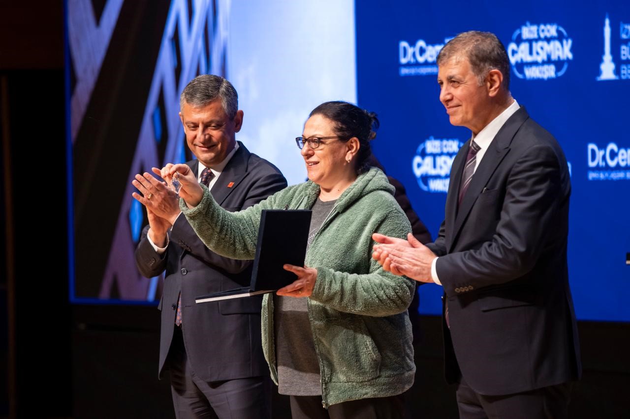 İzmir’de tarihi gün; Büyükşehir’den toplu açılış ve temel atma töreni
