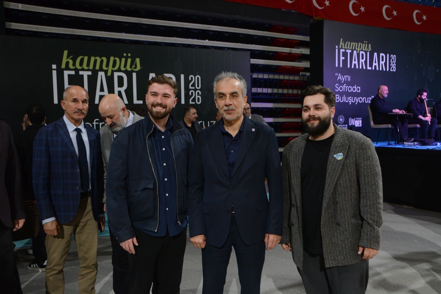 İzmir’de üniversite öğrencileri ’Kampüs İftarları’ programında buluştu
