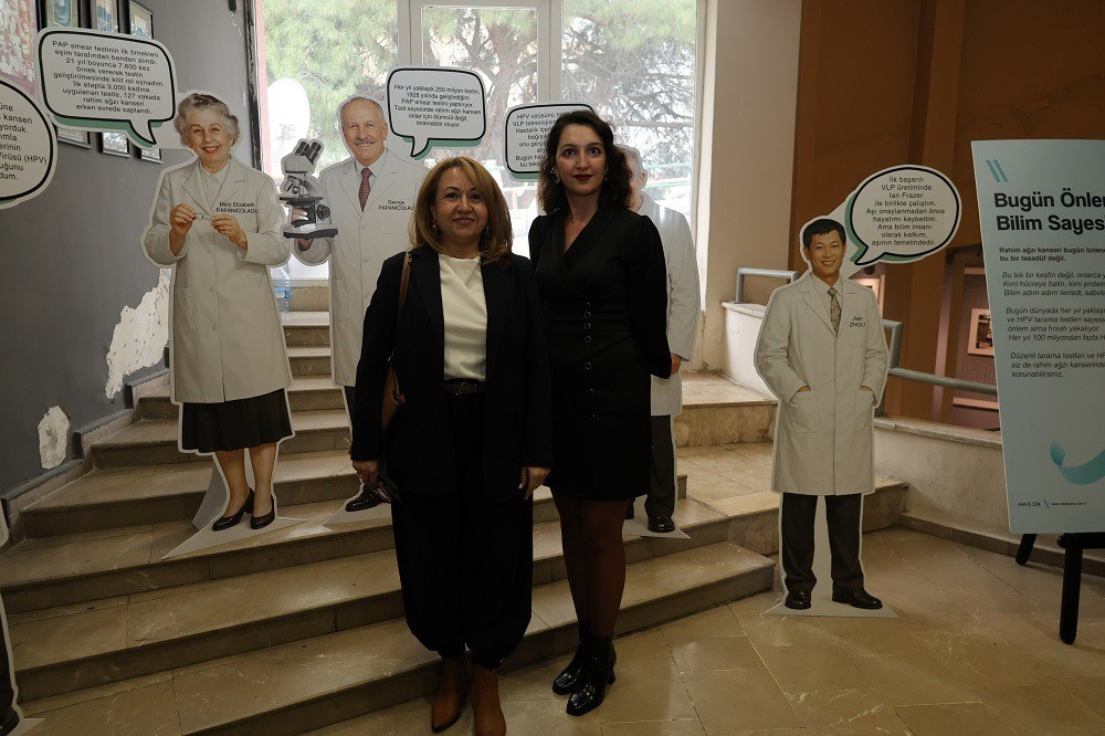 İzmir’de, uzmanlardan rahim ağzı kanseri ve HPV aşısının önemi semineri
