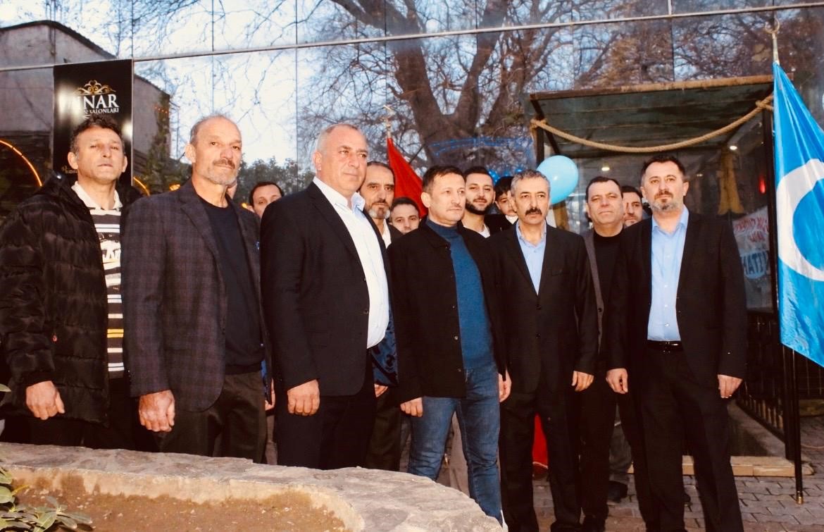 İzmir’de yaşayan Karamancalılar iftar sofrasında buluştu
