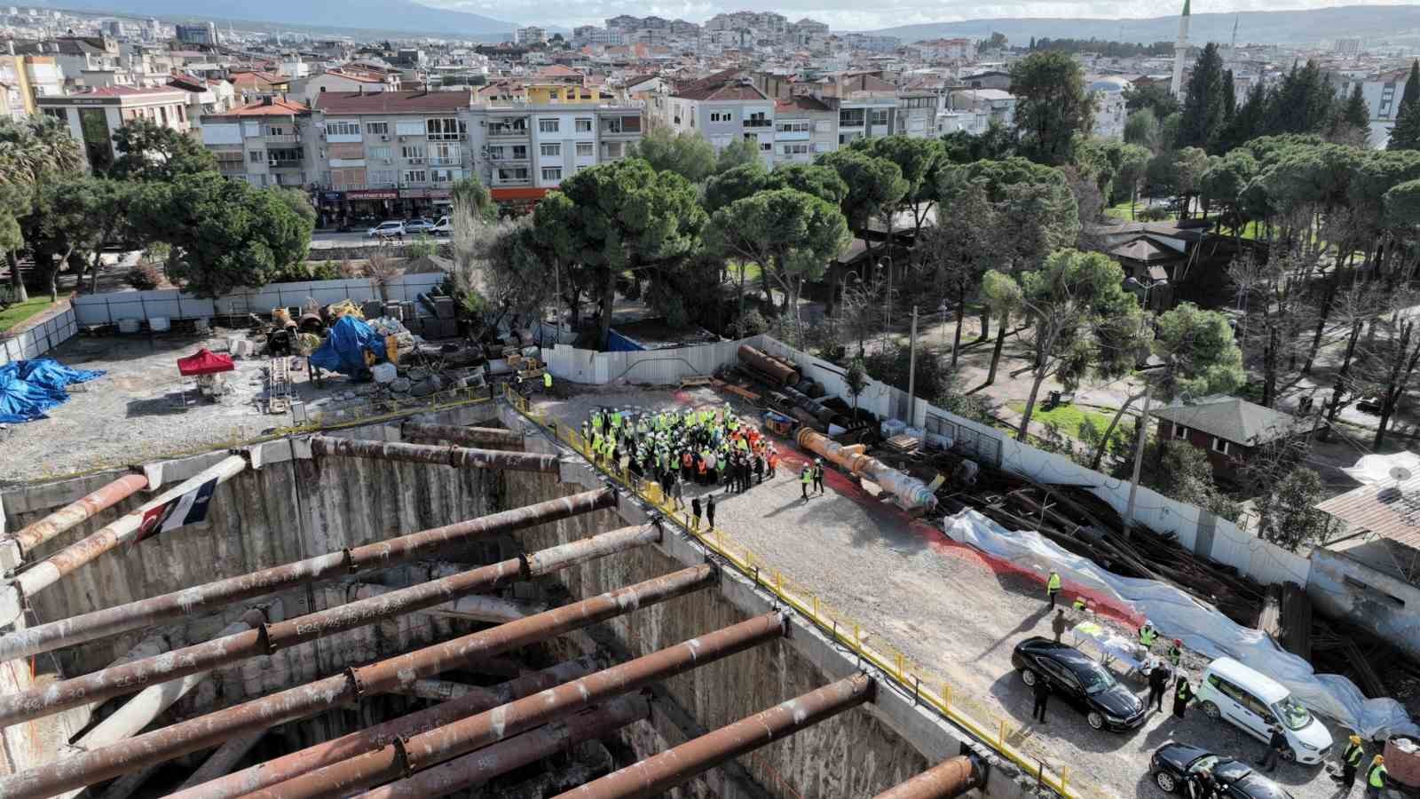 İzmir’in dev projesi Buca Metrosu’nda tünel kazıları tamamlandı
