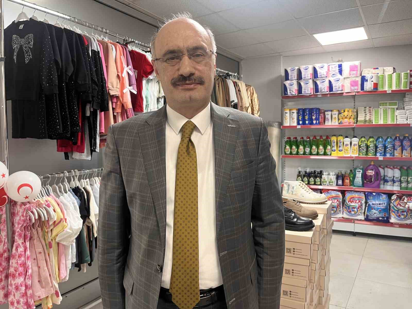 İzmir’in ilk ’İyilik Çarşısı’ Bayraklı’da kapılarını açtı
