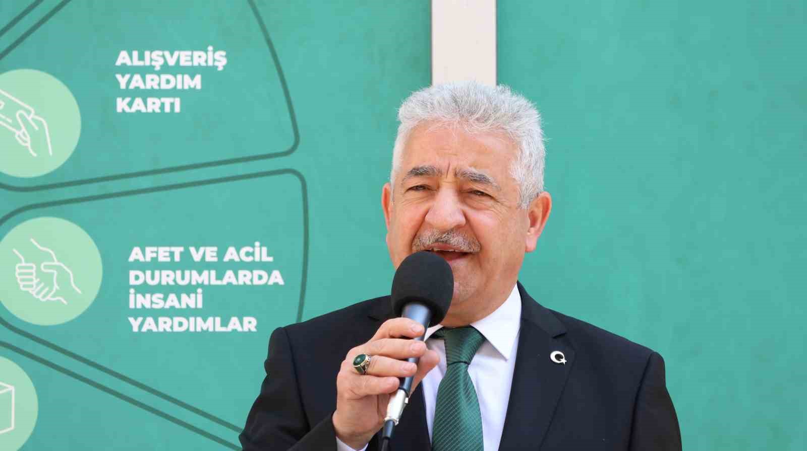 İzmir’in ilk ’İyilik Çarşısı’ Bayraklı’da kapılarını açtı
