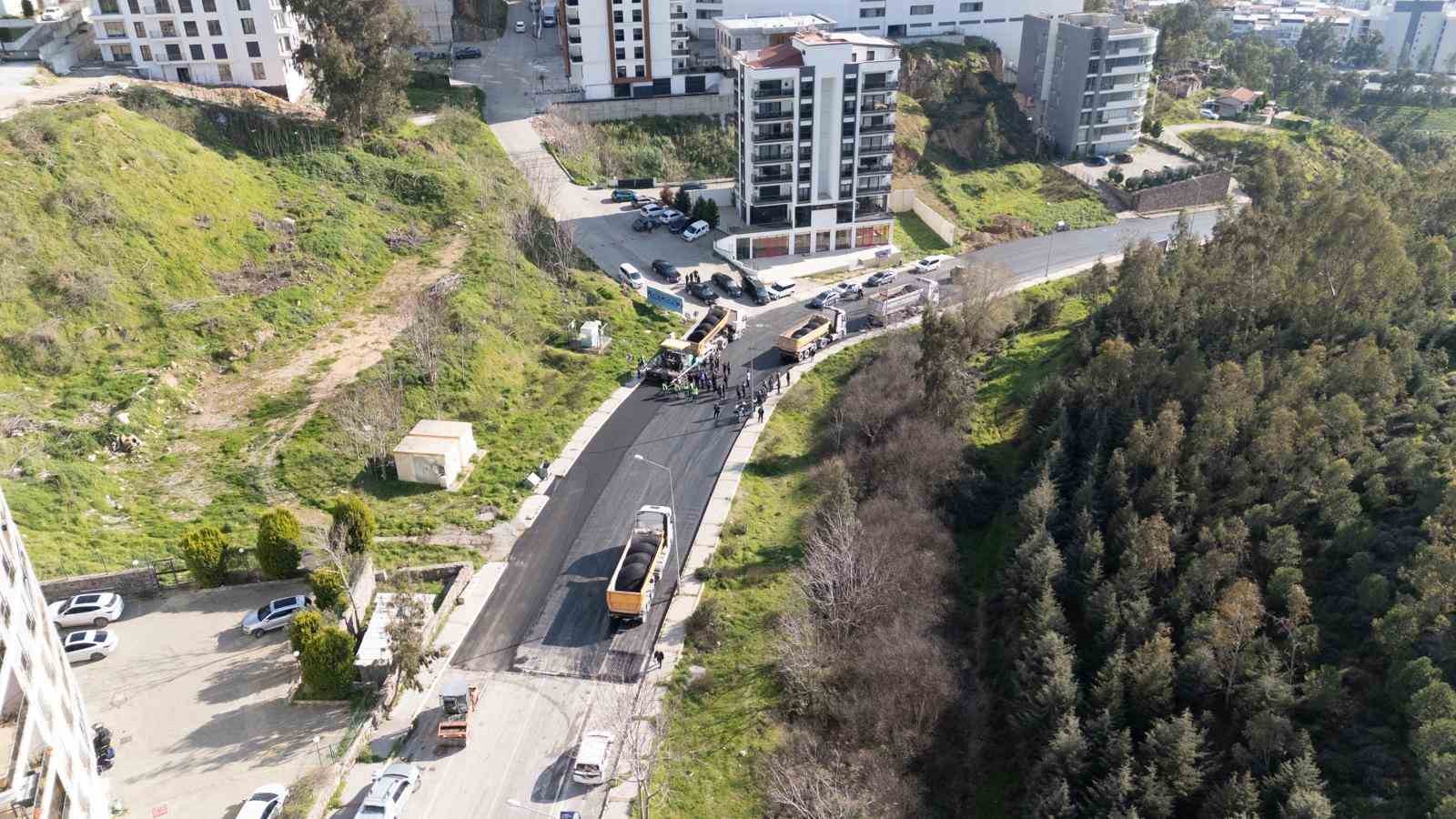 İzmir’in yollarında tam gaz asfalt seferberliği
