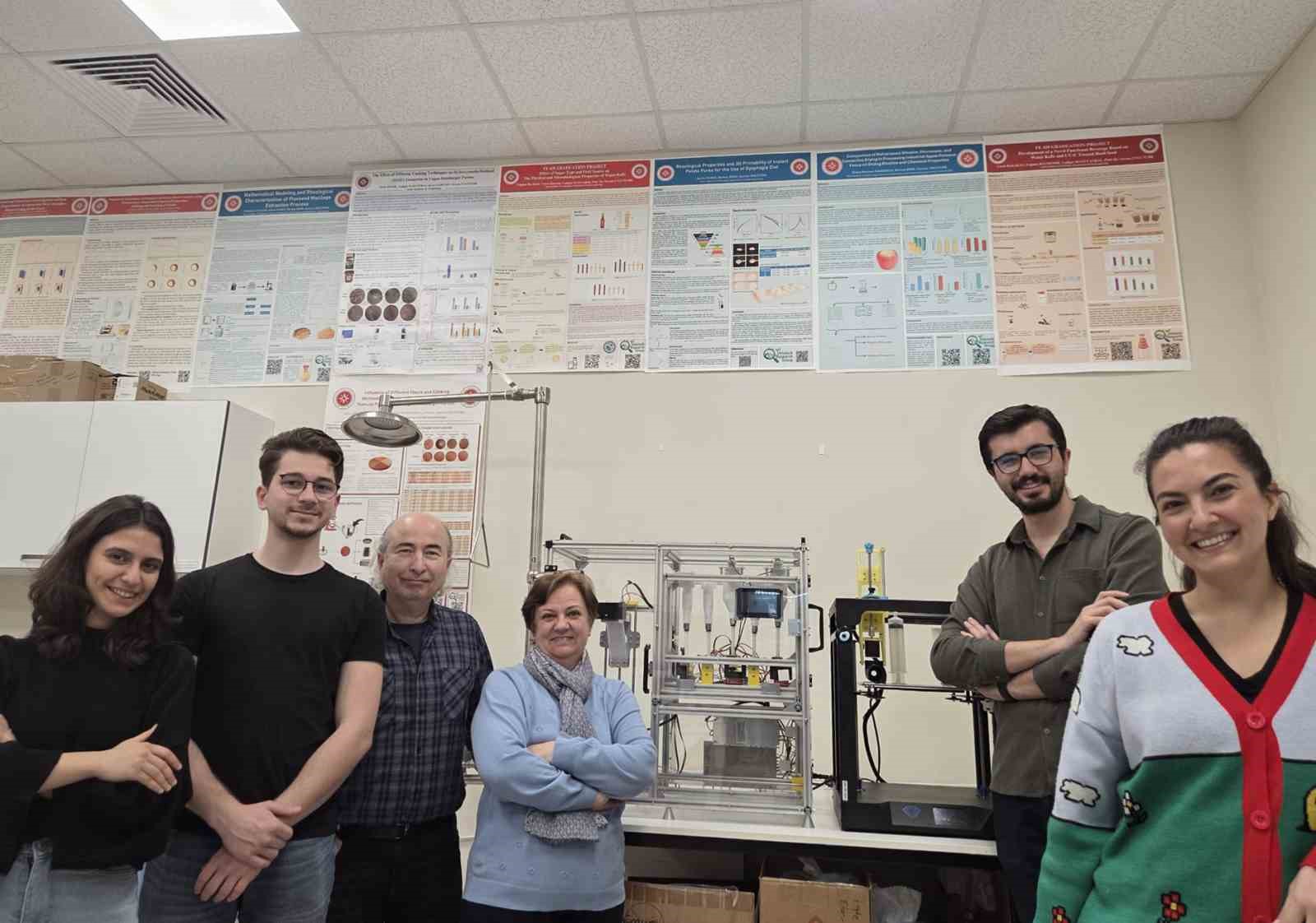 İzmirli akademisyenlerden sağlıkta dev adım: Kişiye özel besin üreten 3D yazıcı
İzmirli akademisyenlerden sağlıkta dev adım: Kişiye özel besin üreten 3D yazıcı