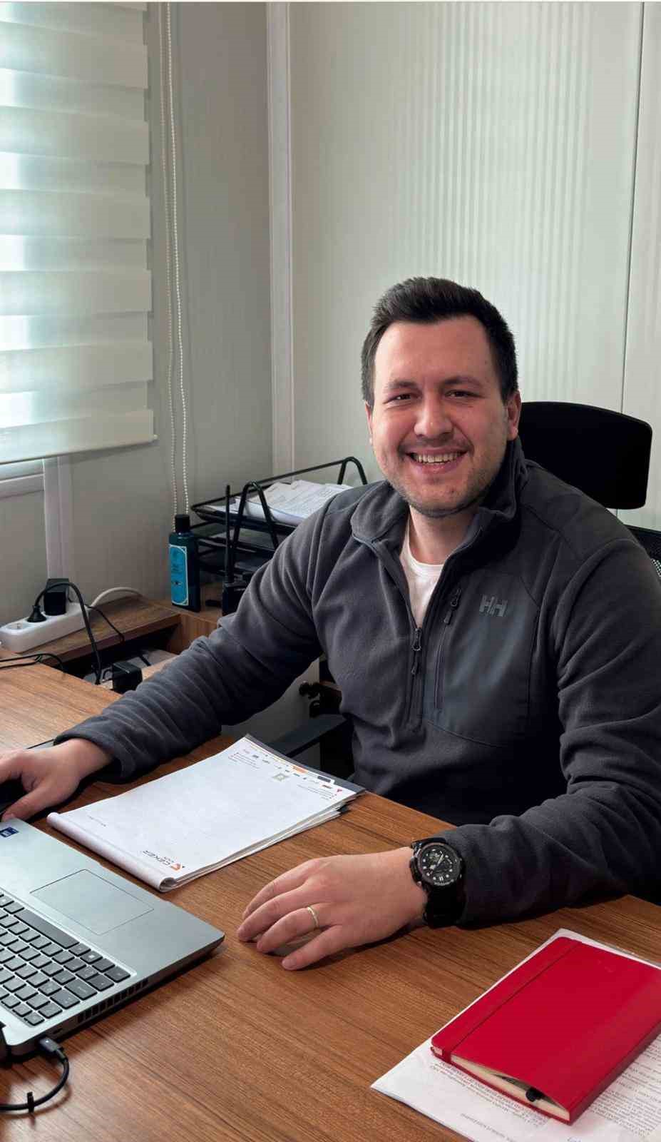 İzmirli mühendis Belgrad’da tutuklandı: Ailesi adalet bekliyor
İzmirli mühendis Belgrad’da tutuklandı: Ailesi adalet bekliyor