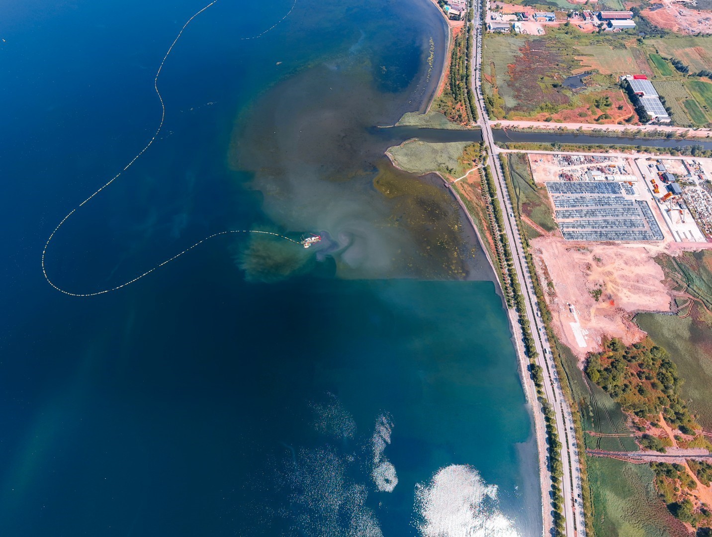 İzmit Körfezi’nden 1 milyon 750 bin metreküp dip çamuru temizlendi
