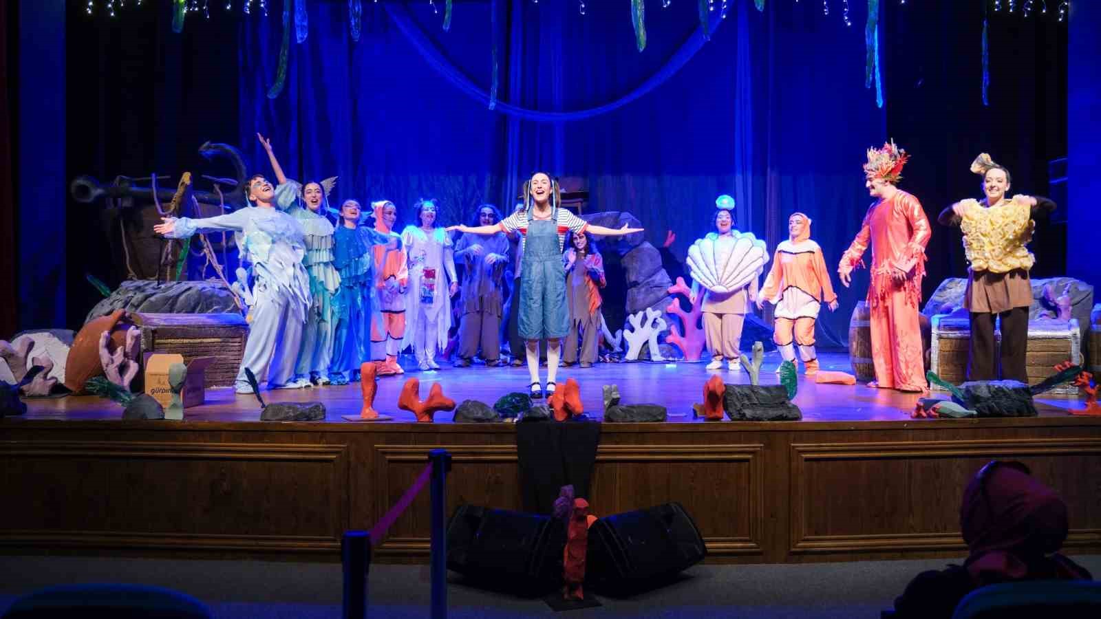 İzmit Körfezi’nin temizlik serüveni tiyatro sahnesinde
