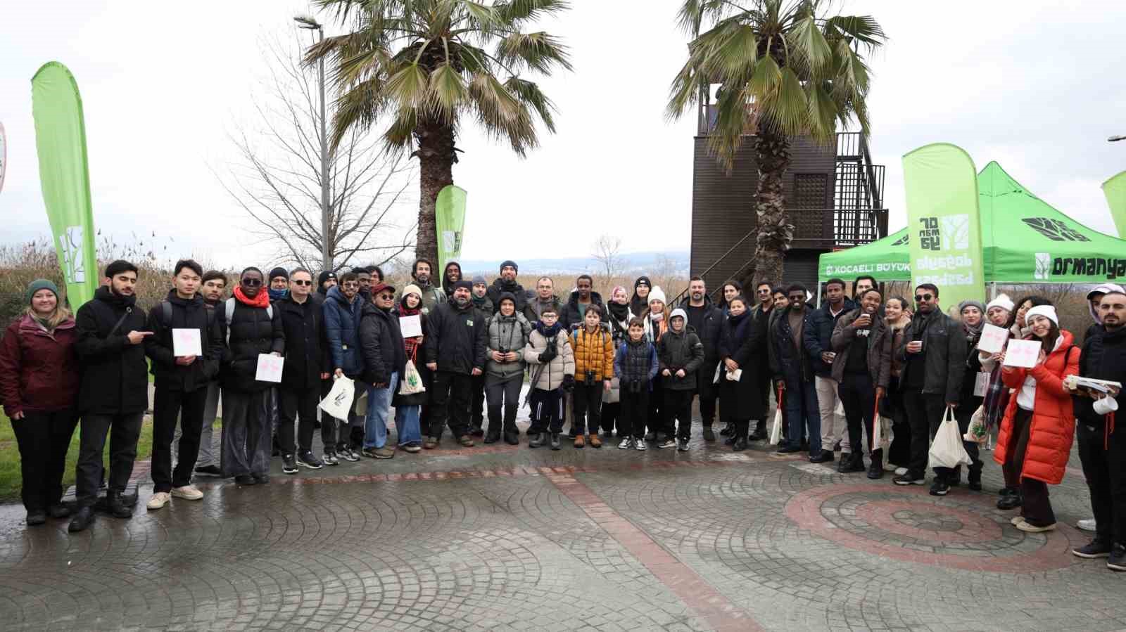 İzmit Körfezi’nin zarif misafirleri şenlikte görüntülendi
