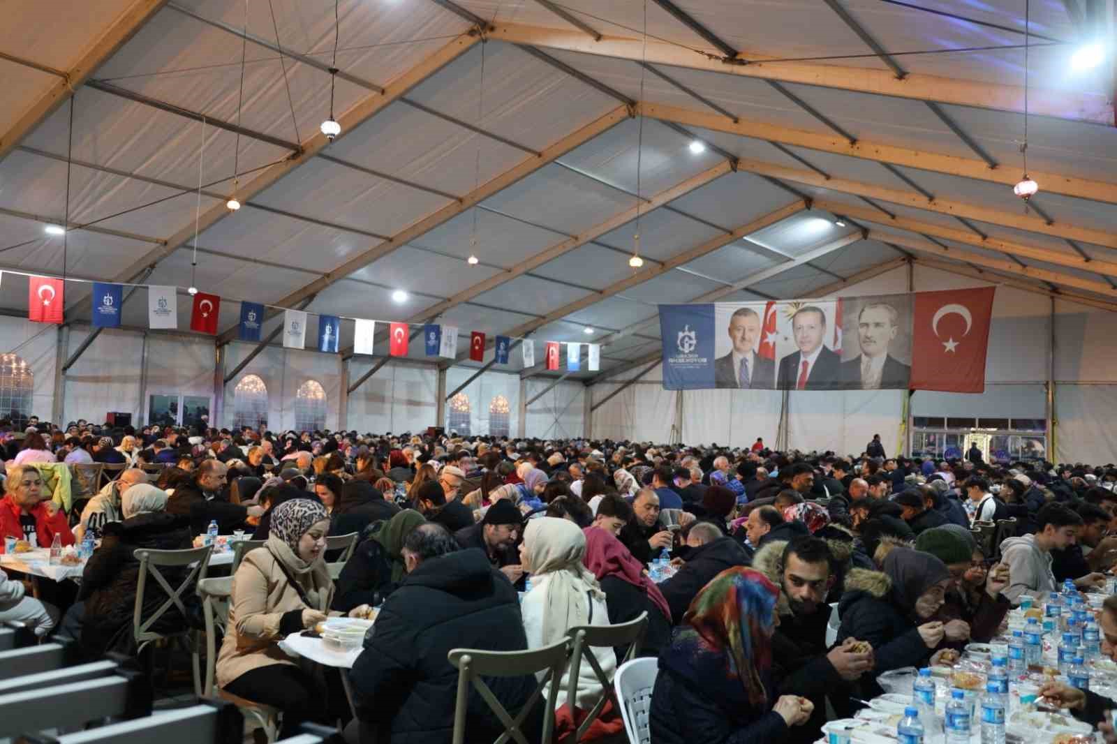 İzmit’in kalbi Ramazan Çadırı’nda atıyor
