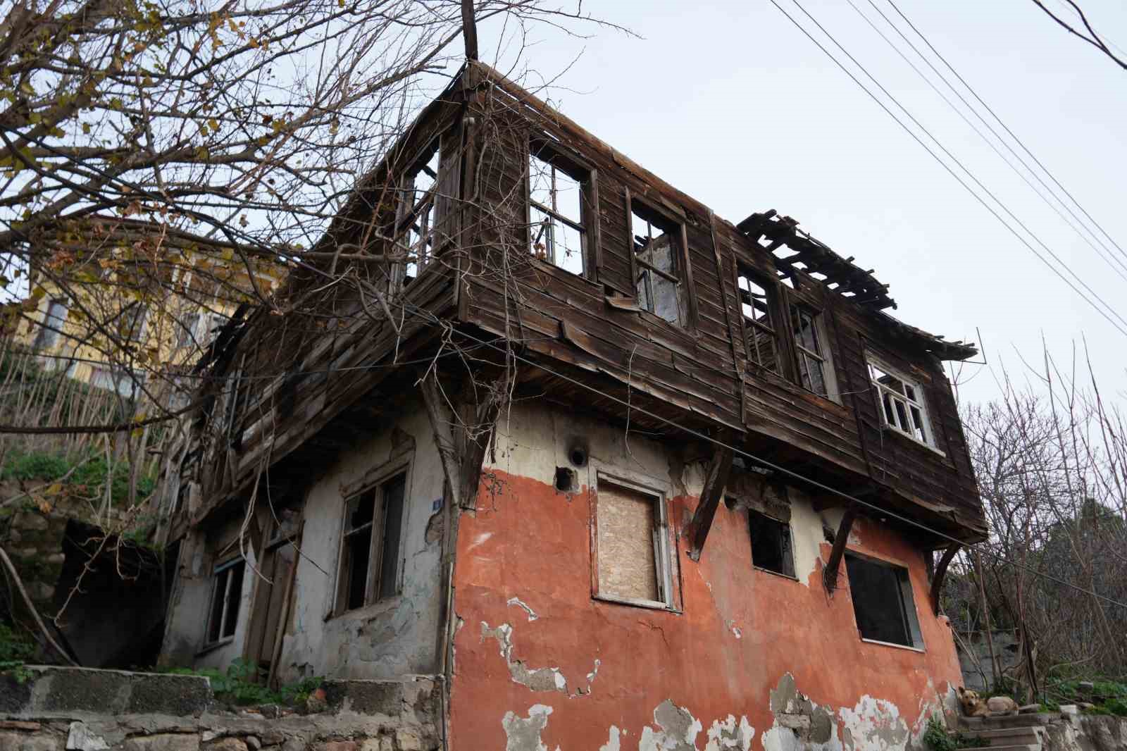 İzmit’in tarihe tanıklık eden evleri restorasyon bekliyor
